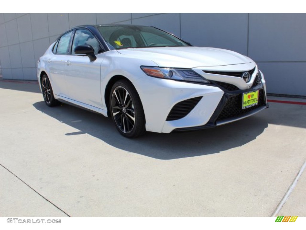 2019 Camry XSE - Midnight Black Metallic / Black photo #2