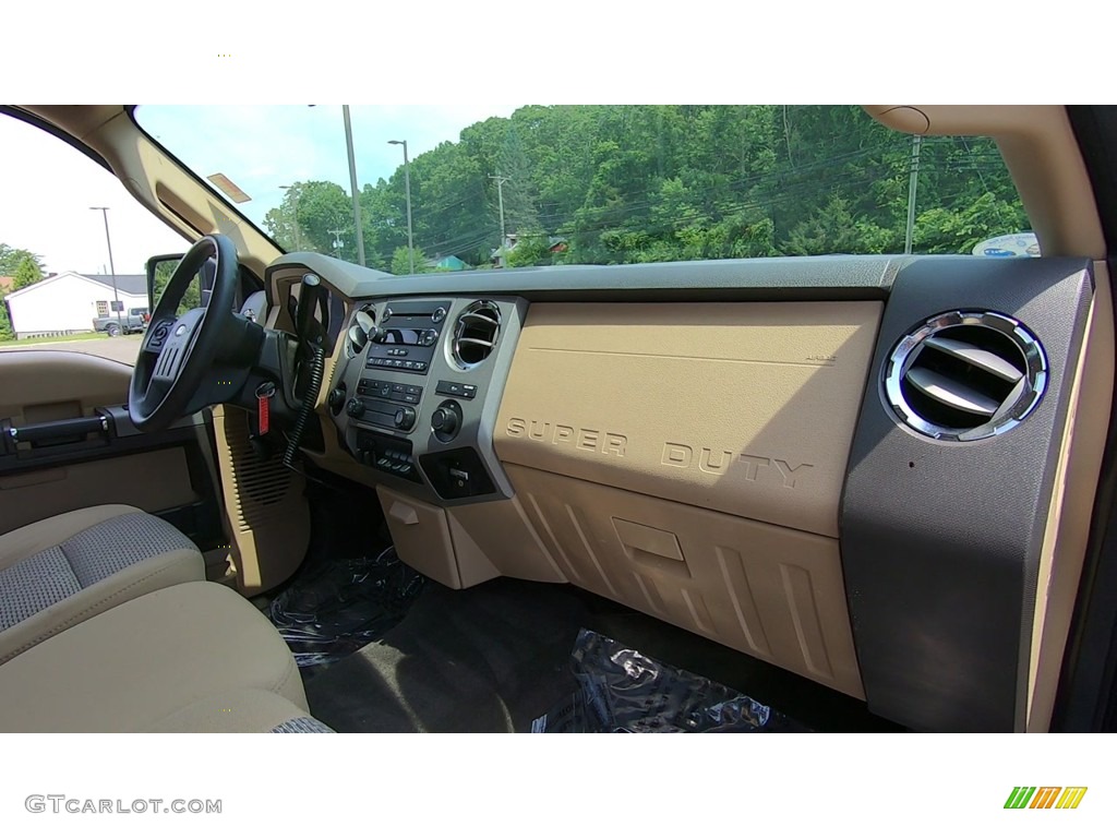 2013 F250 Super Duty XLT Regular Cab 4x4 - Green Gem Metallic / Steel photo #21