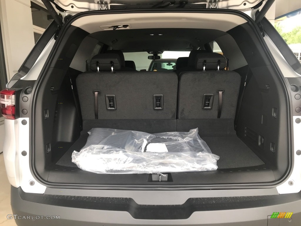 2020 Chevrolet Traverse LT Trunk Photo #134396605