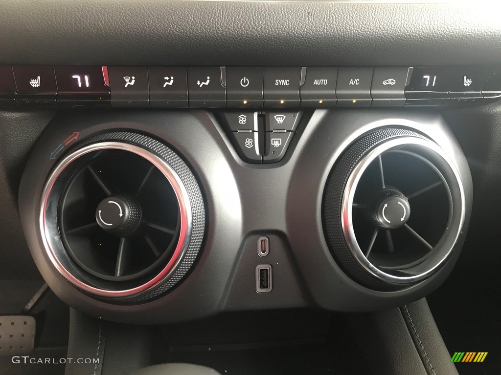 2019 Chevrolet Blazer 3.6L Leather Controls Photos