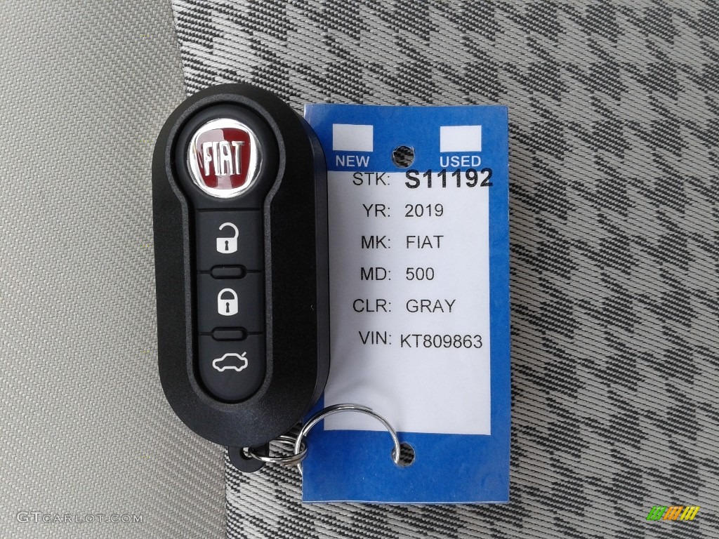 2019 Fiat 500 Pop Keys Photos