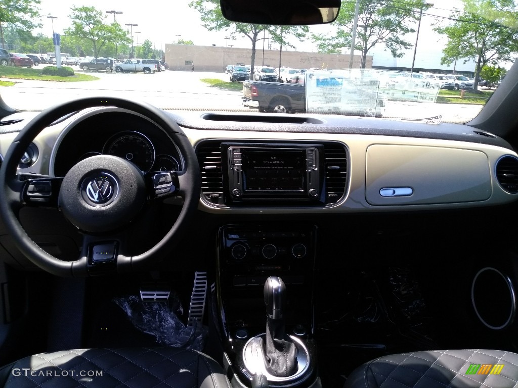2019 Volkswagen Beetle Final Edition Convertible Titan Black Dashboard Photo #134405298