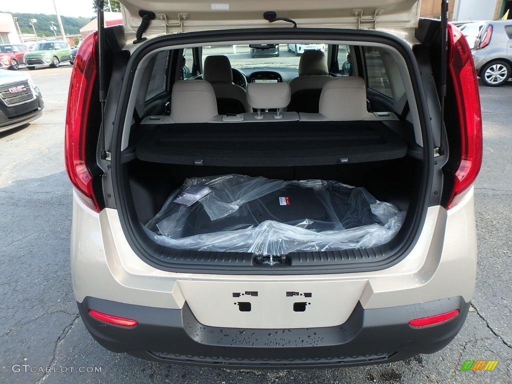 2020 Kia Soul EX Trunk Photos