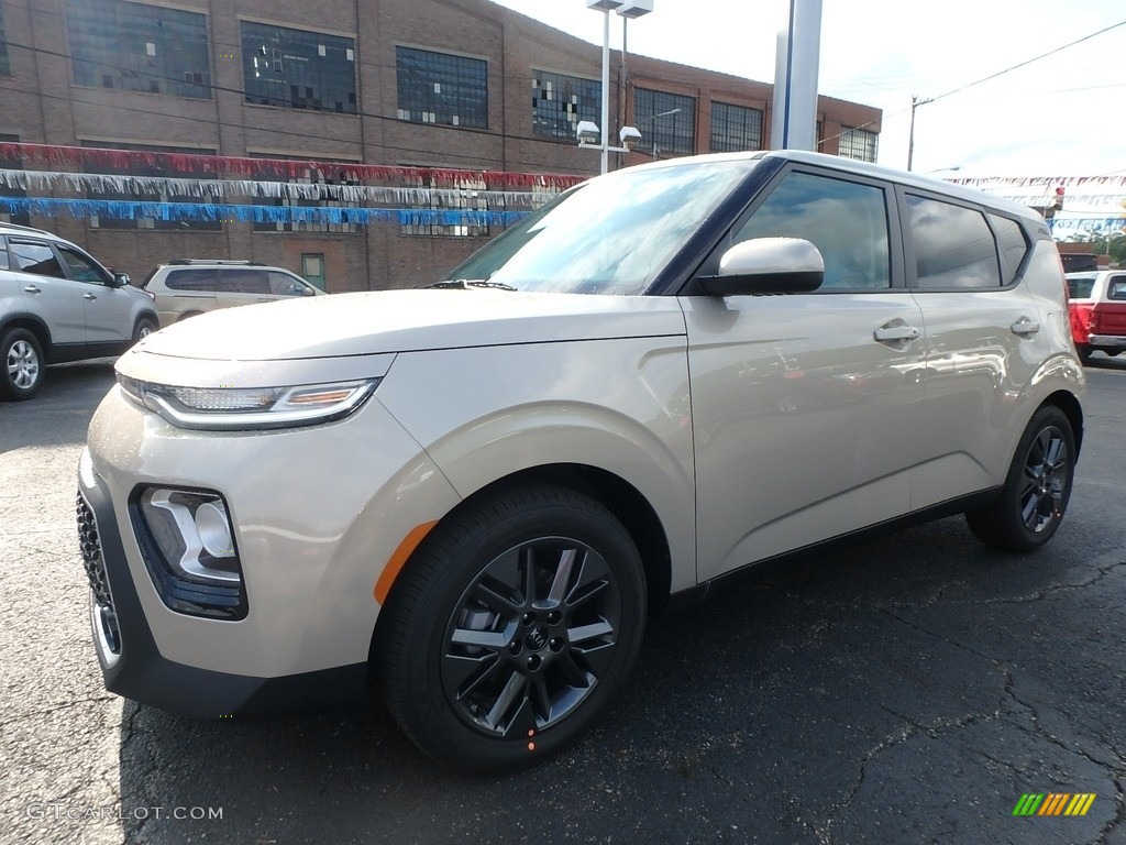 Platinum Gold 2020 Kia Soul EX Exterior Photo #134406318