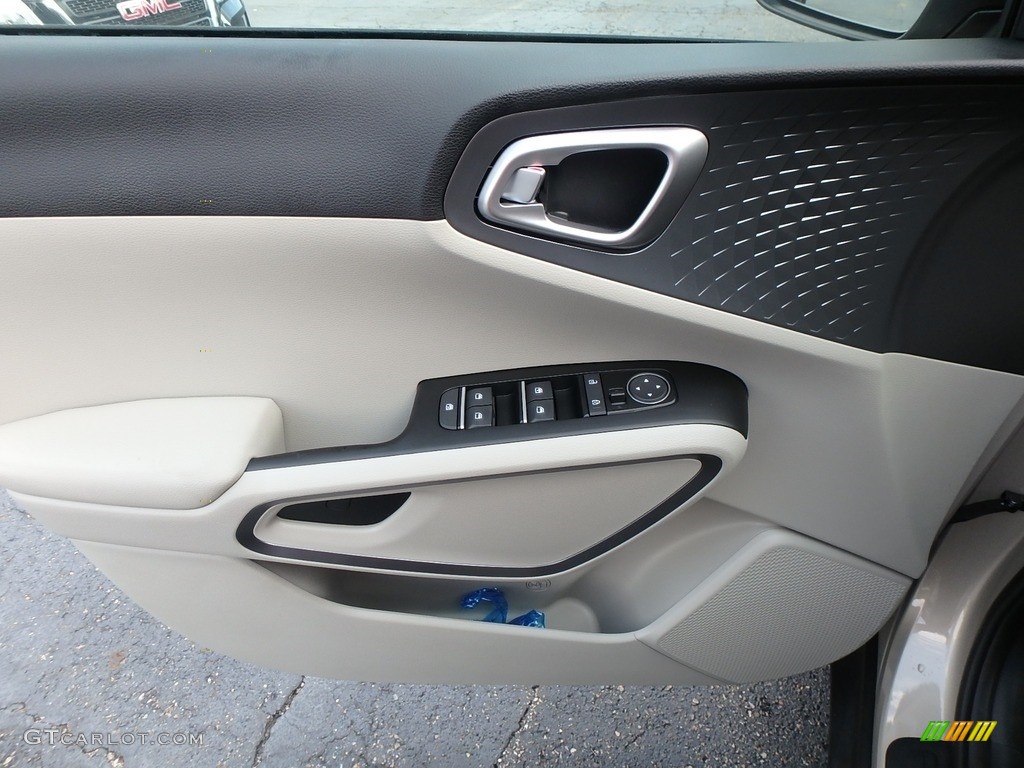 2020 Kia Soul EX Gray Two-Tone Door Panel Photo #134406537