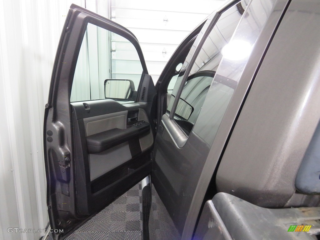 2004 F150 XLT SuperCab 4x4 - Dark Shadow Grey Metallic / Medium Graphite photo #25