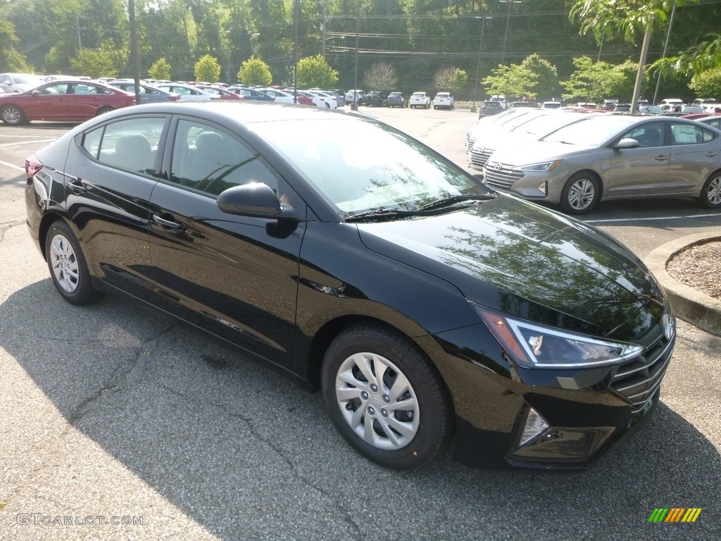 2020 Elantra SE - Phantom Black / Gray photo #3