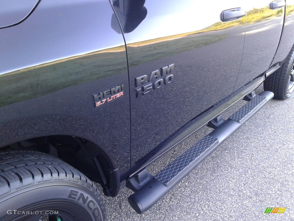 2018 1500 Express Quad Cab - Brilliant Black Crystal Pearl / Black/Diesel Gray photo #25