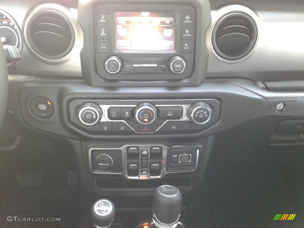 2020 Gladiator Sport 4x4 - Black / Black photo #18