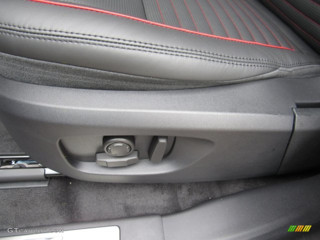 2019 Land Rover Discovery Sport HSE Luxury Controls Photo #134426547