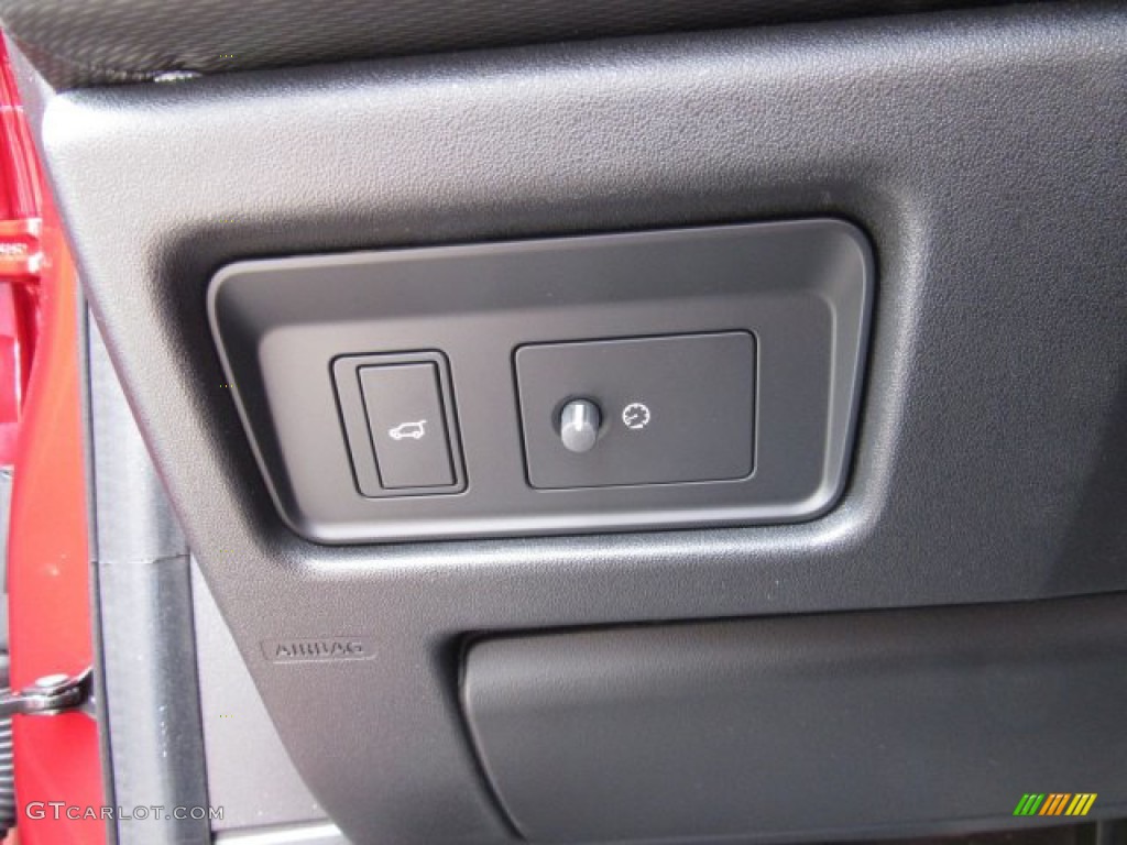 2019 Land Rover Discovery Sport HSE Luxury Controls Photo #134426574