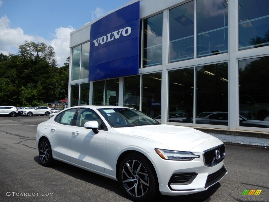 Crystal White Pearl Metallic 2020 Volvo S60 T5 Momentum Exterior Photo #134430342