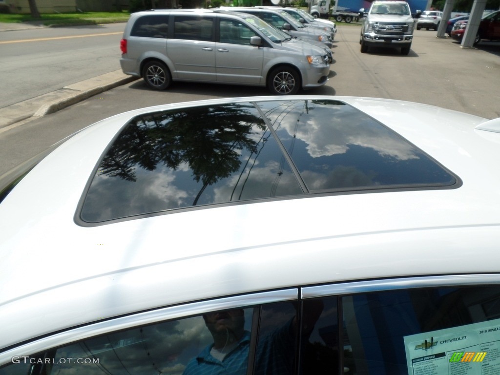 2019 Impala Premier - Iridescent Pearl Tricoat / Jet Black/­Dark Titanium photo #15