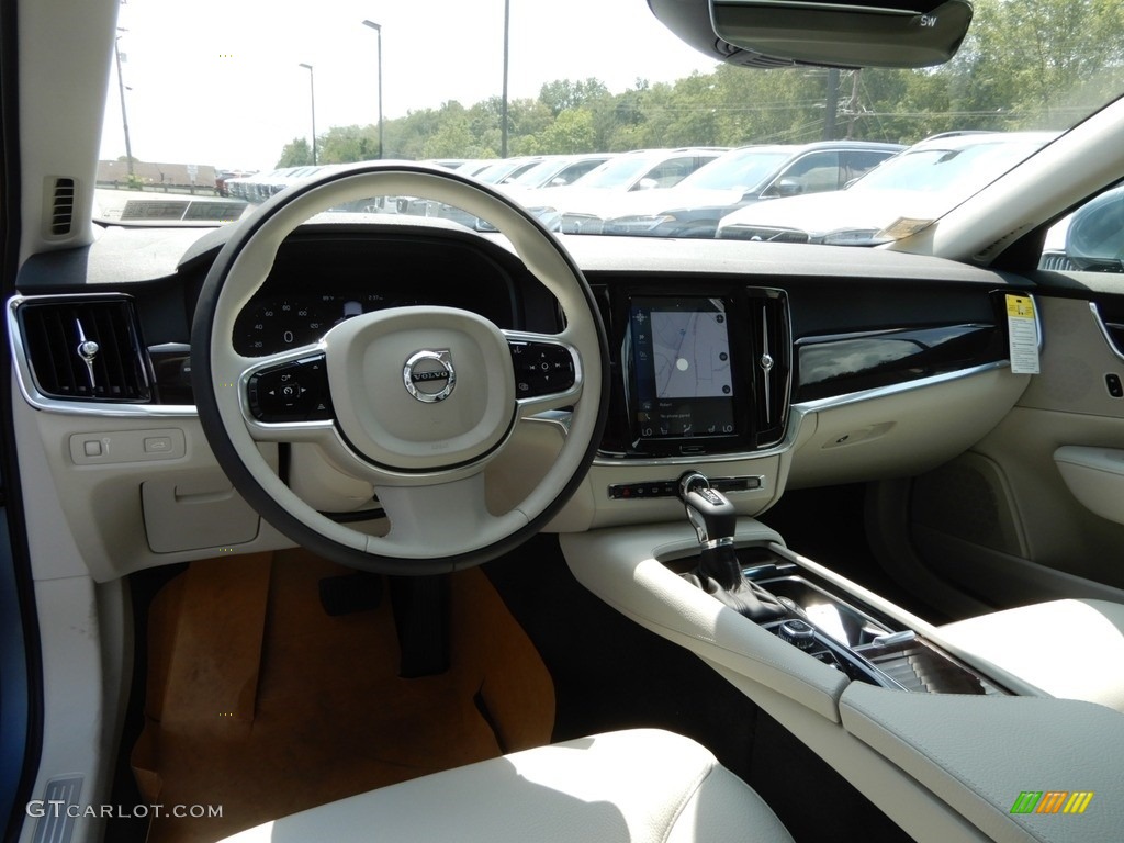 2019 Volvo S90 T6 AWD Momentum Front Seat Photos
