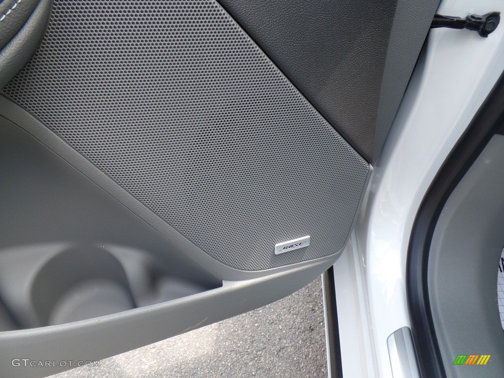 2019 Impala Premier - Iridescent Pearl Tricoat / Jet Black/­Dark Titanium photo #20