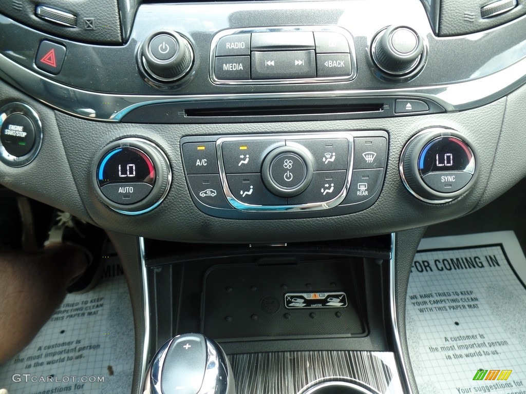 2019 Impala Premier - Iridescent Pearl Tricoat / Jet Black/­Dark Titanium photo #37
