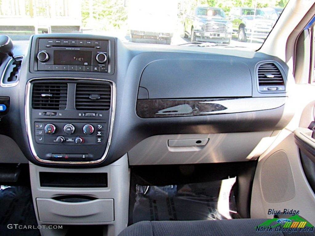 2013 Grand Caravan SE - Blue Streak Pearl / Black/Light Graystone photo #17