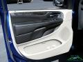 Blue Streak Pearl - Grand Caravan SE Photo No. 25