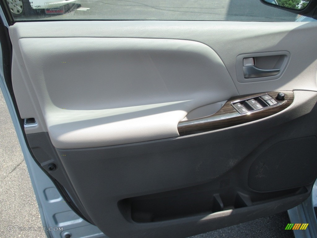 2015 Sienna XLE AWD - Sky Blue Pearl / Ash photo #11