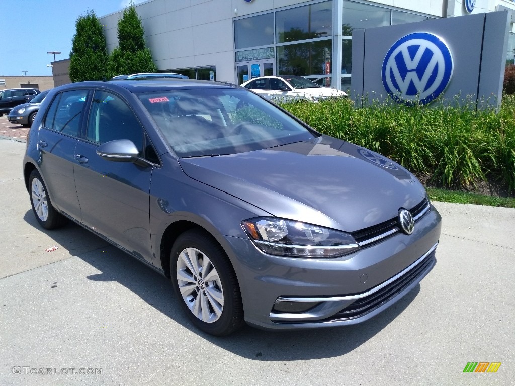 Platinum Gray Metallic 2019 Volkswagen Golf SE Exterior Photo #134439156