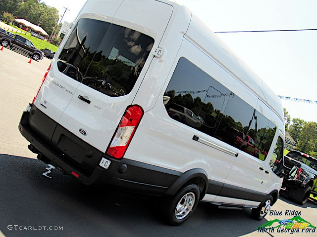 2019 Transit Passenger Wagon XLT 350 HR Long - Oxford White / Charcoal black photo #35