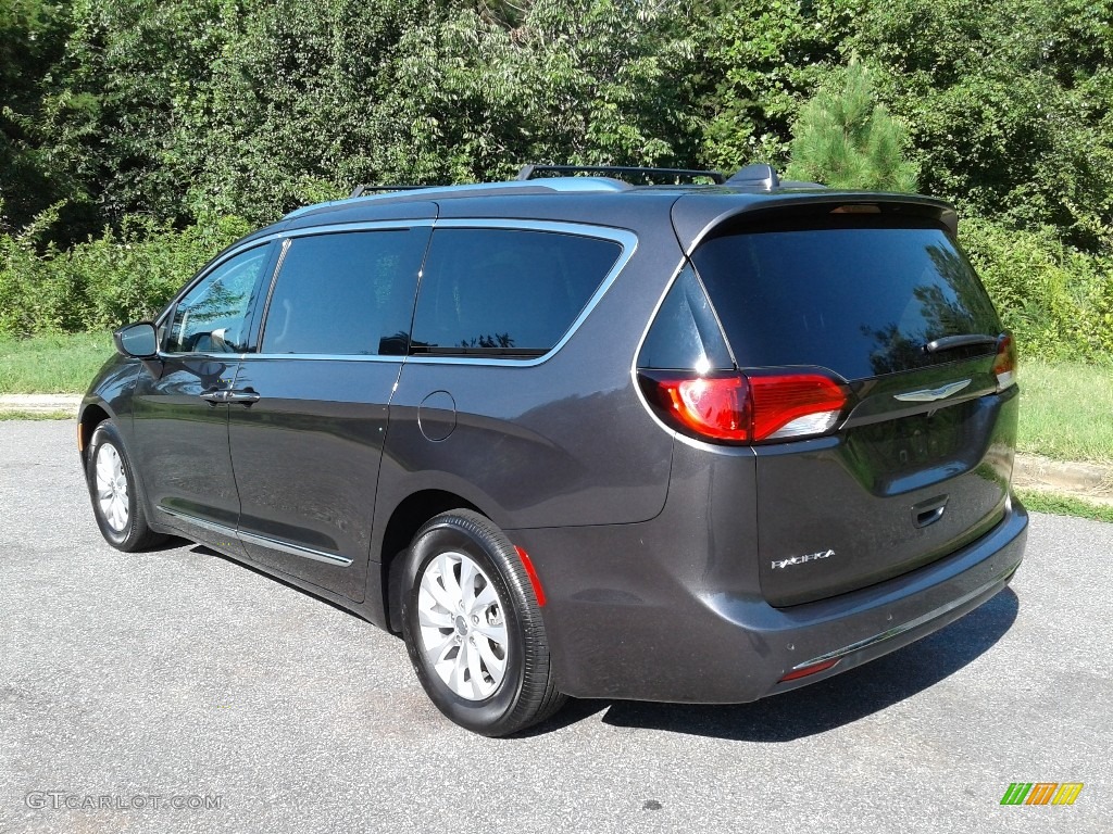 2018 Pacifica Touring L - Granite Crystal Metallic / Black/Alloy photo #8