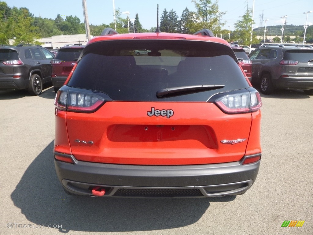 2019 Jeep Cherokee Trailhawk 4x4 Marks and Logos Photos