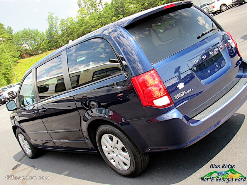 2014 Grand Caravan SE - True Blue Pearl / Black/Sandstorm photo #32