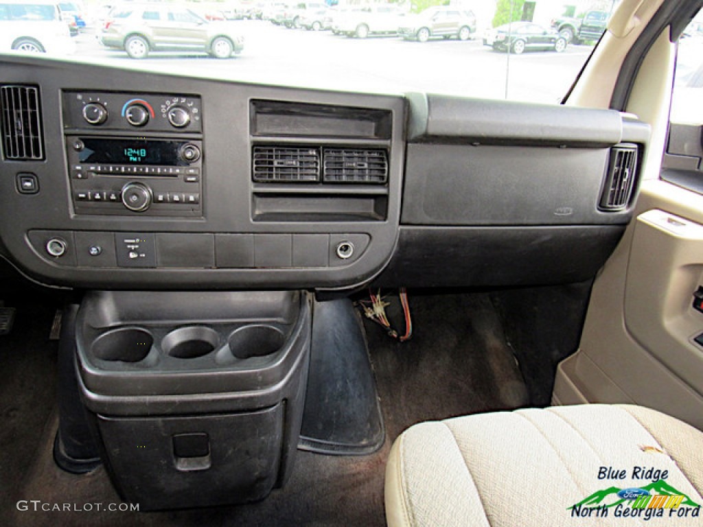 2011 Express LT 3500 Extended Passenger Van - Sandstone Metallic / Neutral photo #20