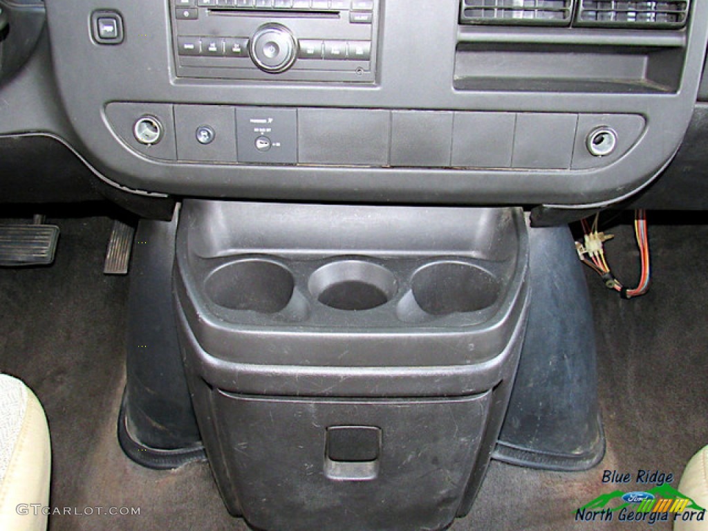 2011 Express LT 3500 Extended Passenger Van - Sandstone Metallic / Neutral photo #25