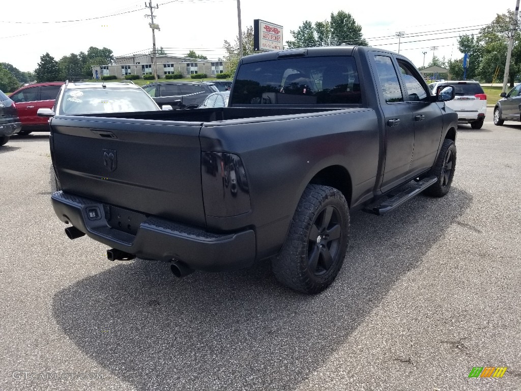 2012 Ram 1500 ST Quad Cab 4x4 - Black / Dark Slate Gray/Medium Graystone photo #8