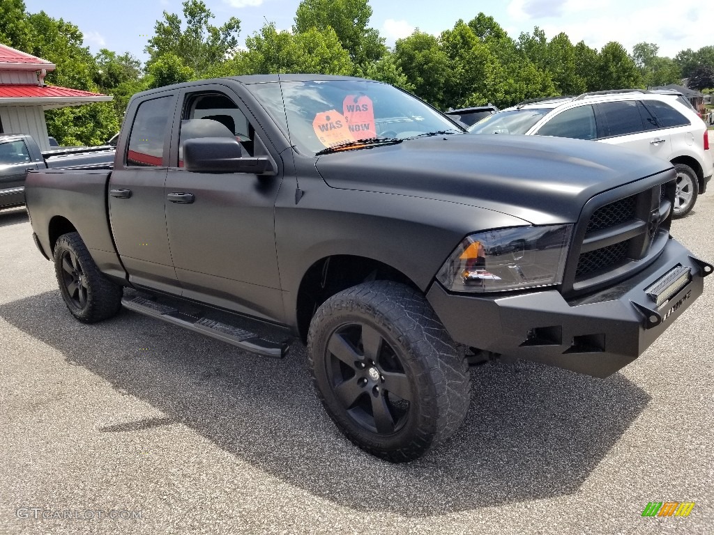 2012 Ram 1500 ST Quad Cab 4x4 - Black / Dark Slate Gray/Medium Graystone photo #11