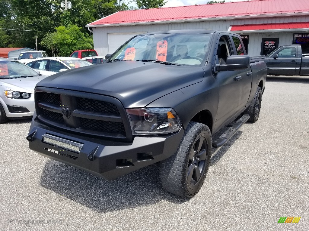 2012 Ram 1500 ST Quad Cab 4x4 - Black / Dark Slate Gray/Medium Graystone photo #12