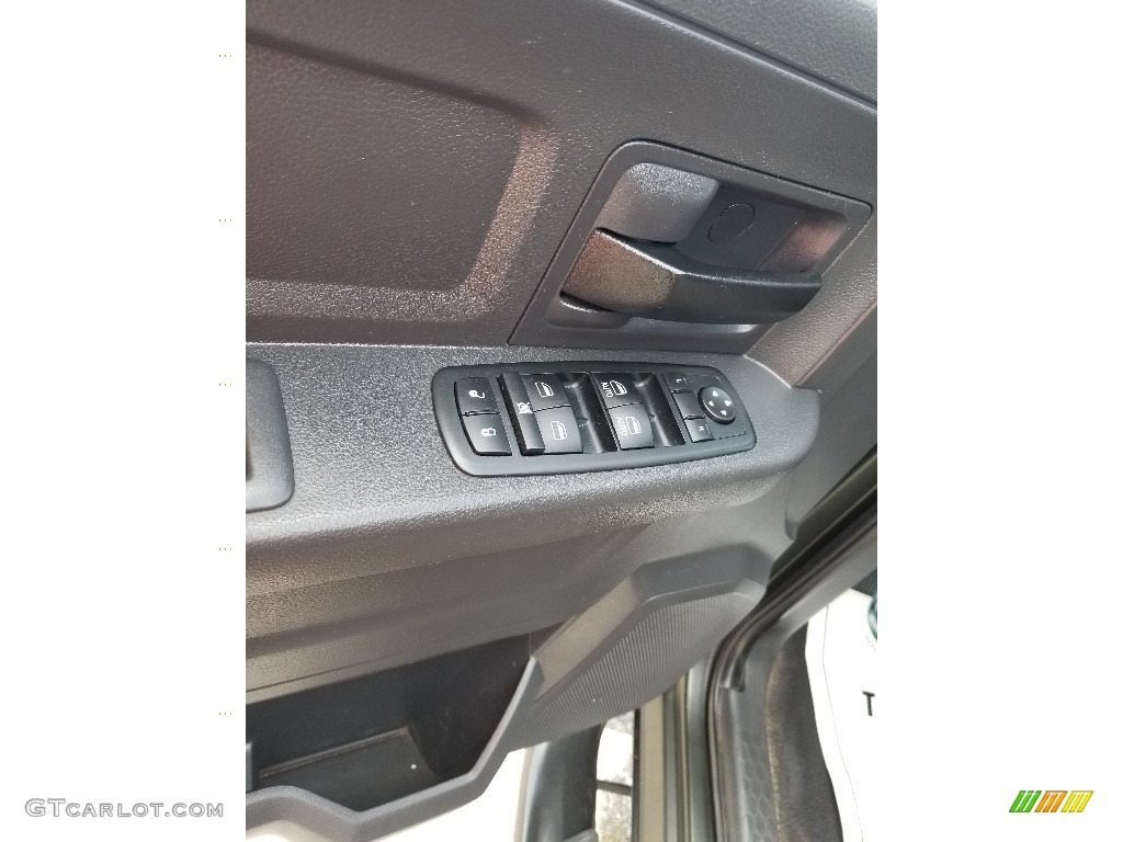 2012 Ram 1500 ST Quad Cab 4x4 - Black / Dark Slate Gray/Medium Graystone photo #13