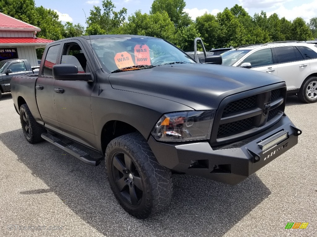 2012 Ram 1500 ST Quad Cab 4x4 - Black / Dark Slate Gray/Medium Graystone photo #25