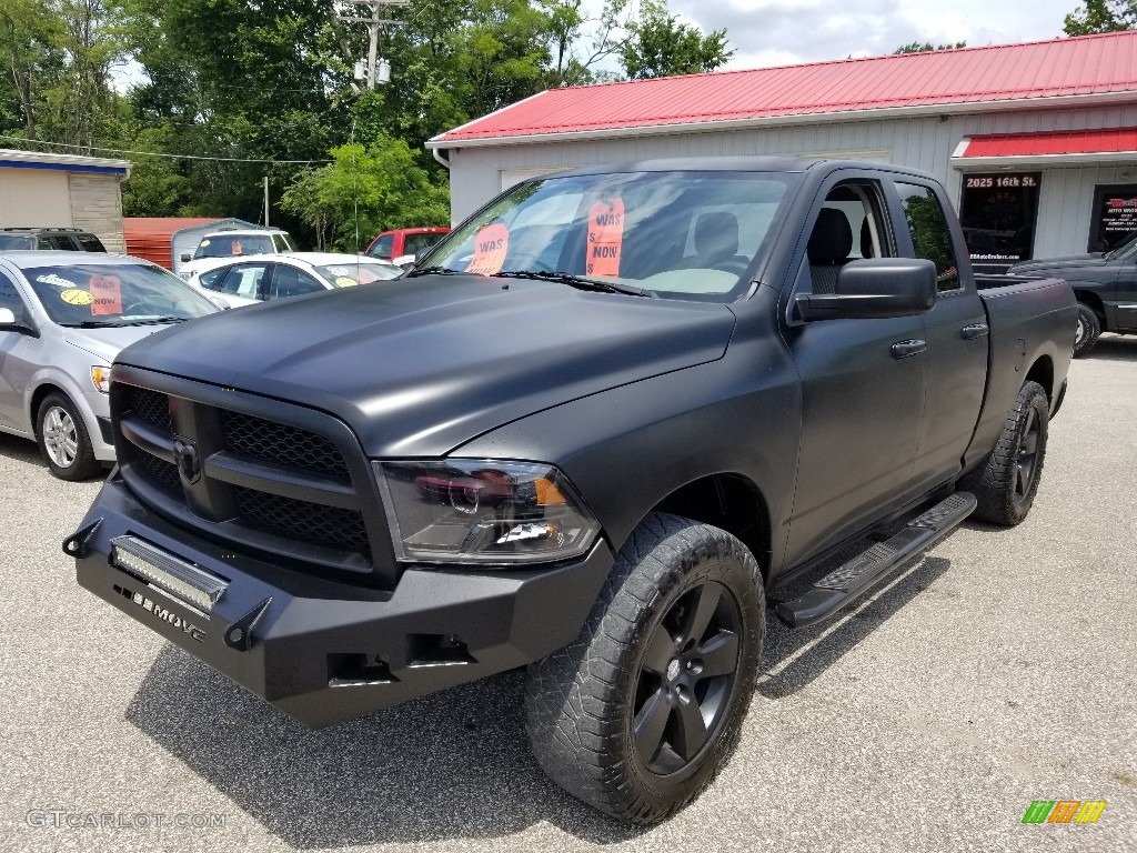 2012 Ram 1500 ST Quad Cab 4x4 - Black / Dark Slate Gray/Medium Graystone photo #26