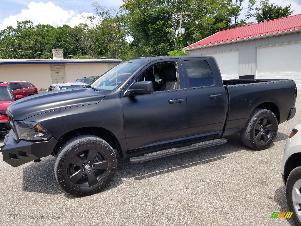 2012 Ram 1500 ST Quad Cab 4x4 - Black / Dark Slate Gray/Medium Graystone photo #27