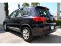Deep Black Pearl - Tiguan S Photo No. 7