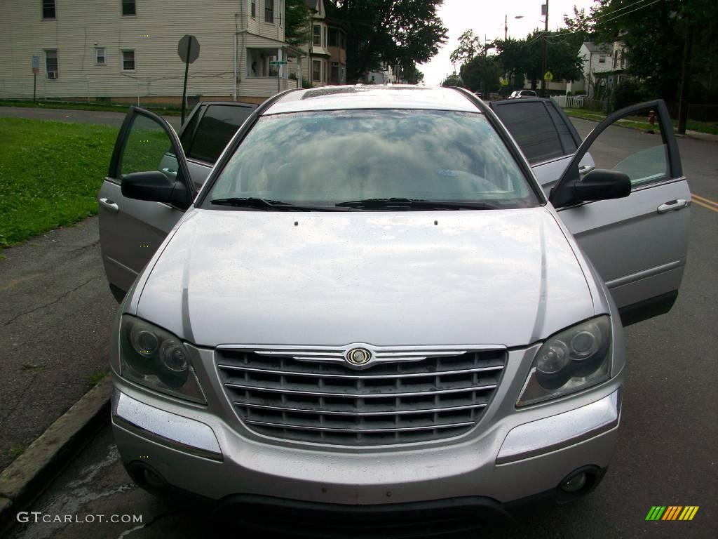 2004 Pacifica AWD - Bright Silver Metallic / Light Taupe photo #45