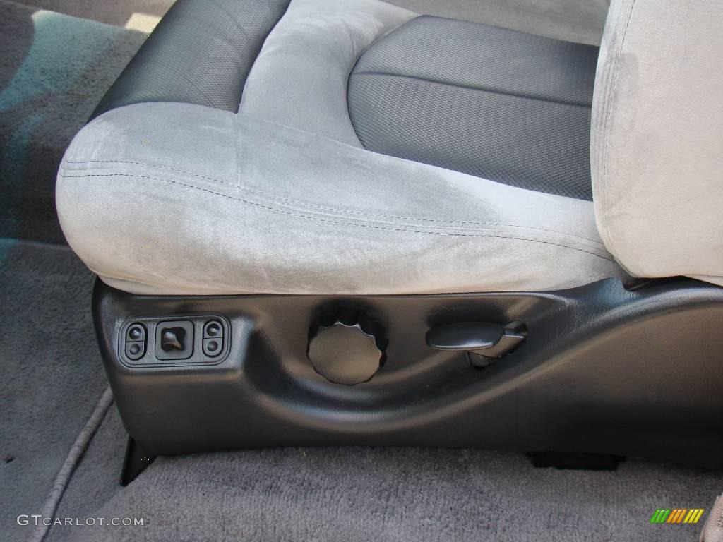 2002 F150 SVT Lightning - Silver Metallic / SVT Medium Graphite photo #10