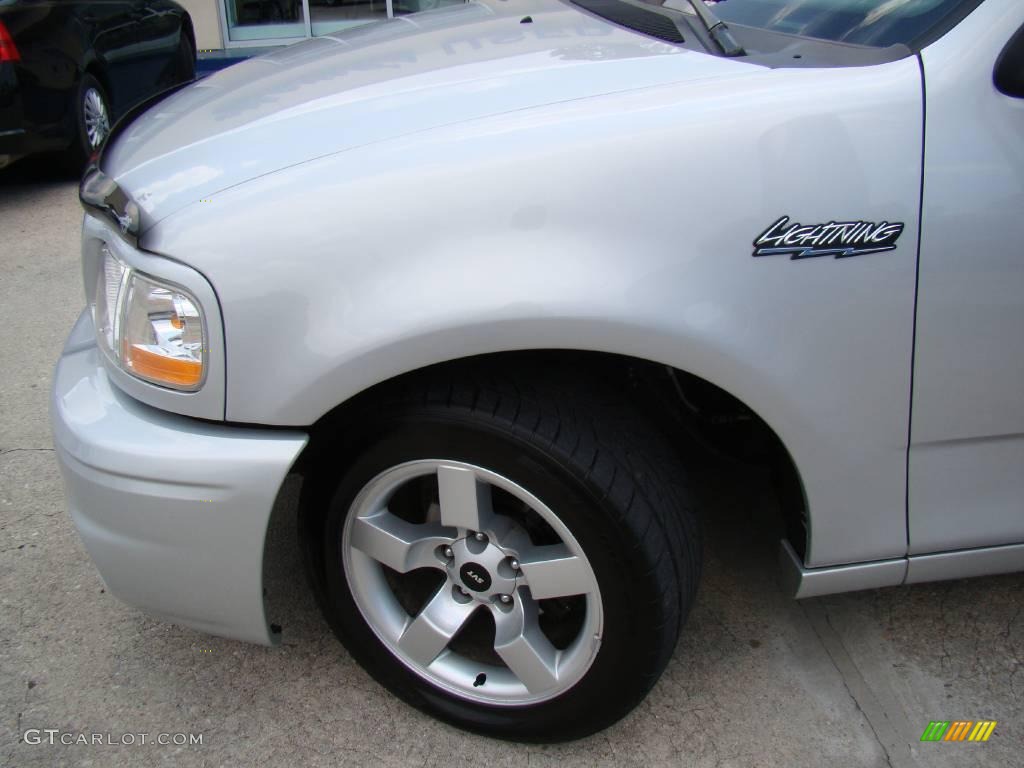 2002 F150 SVT Lightning - Silver Metallic / SVT Medium Graphite photo #21