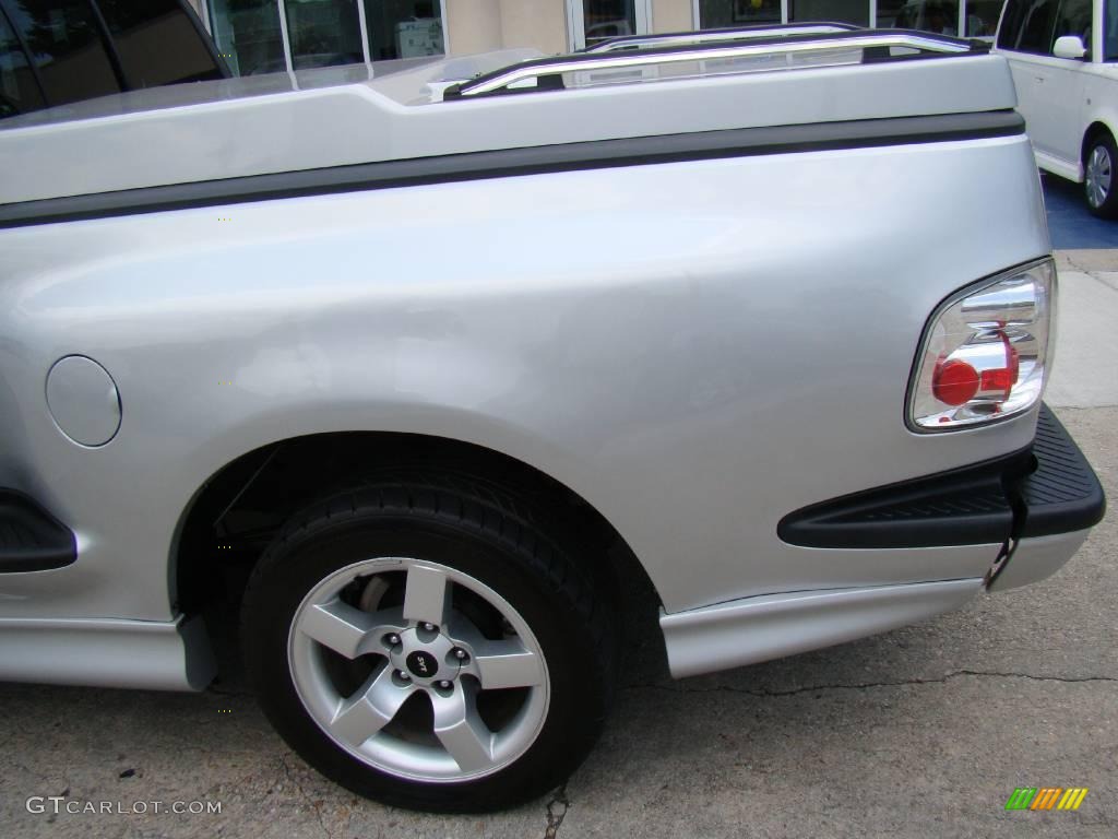 2002 F150 SVT Lightning - Silver Metallic / SVT Medium Graphite photo #48