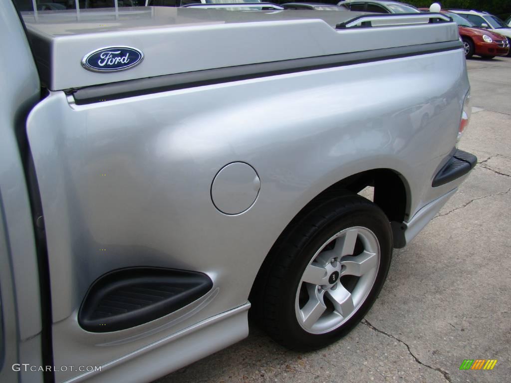 2002 F150 SVT Lightning - Silver Metallic / SVT Medium Graphite photo #51