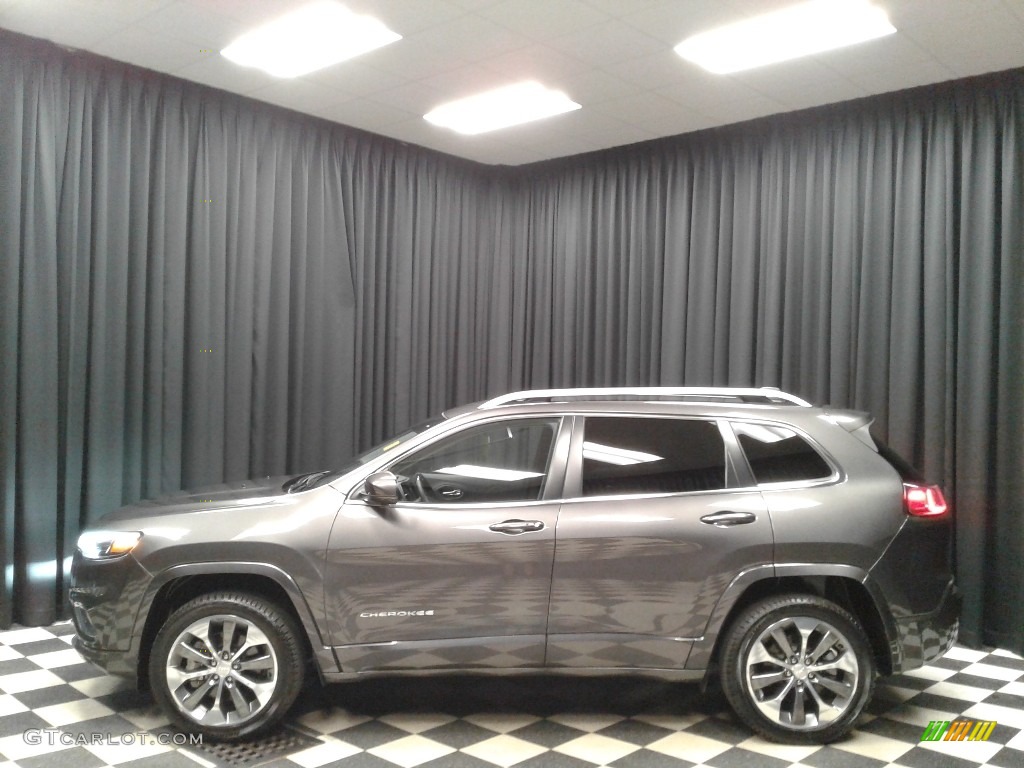 Granite Crystal Metallic Jeep Cherokee