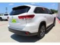 2019 Blizzard Pearl White Toyota Highlander XLE  photo #8