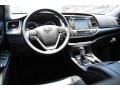 2019 Blizzard Pearl White Toyota Highlander XLE  photo #22