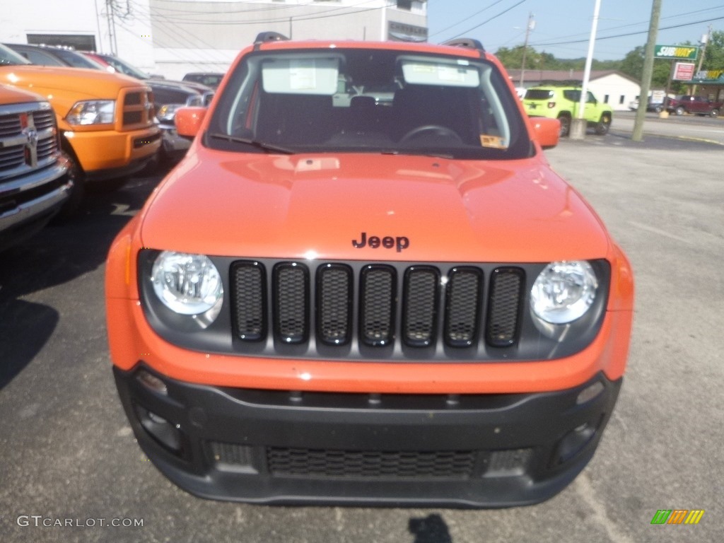 2018 Renegade Latitude 4x4 - Omaha Orange / Black photo #11