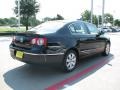 Deep Black - Passat Turbo Sedan Photo No. 5