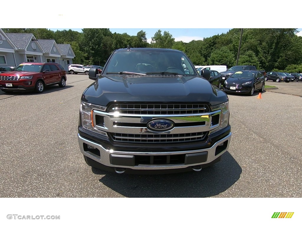 2019 F150 XLT SuperCrew 4x4 - Agate Black / Earth Gray photo #2