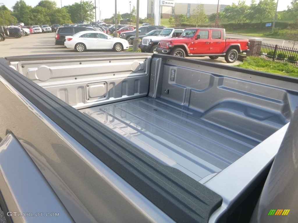 2020 Gladiator Overland 4x4 - Billet Silver Metallic / Black photo #12